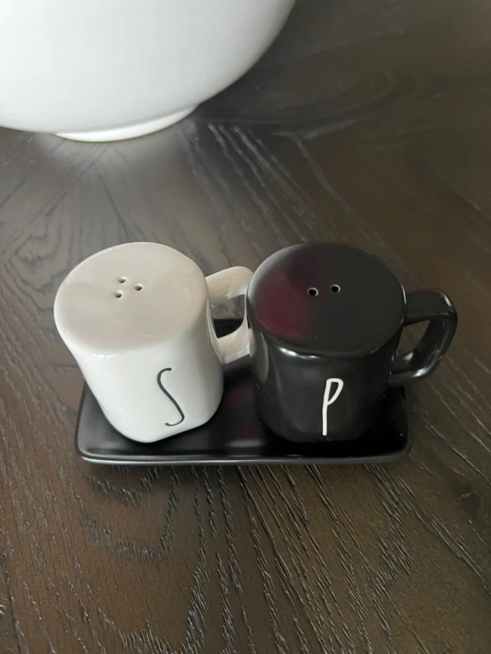 Rae Dunn Salt & Pepper Shakers.